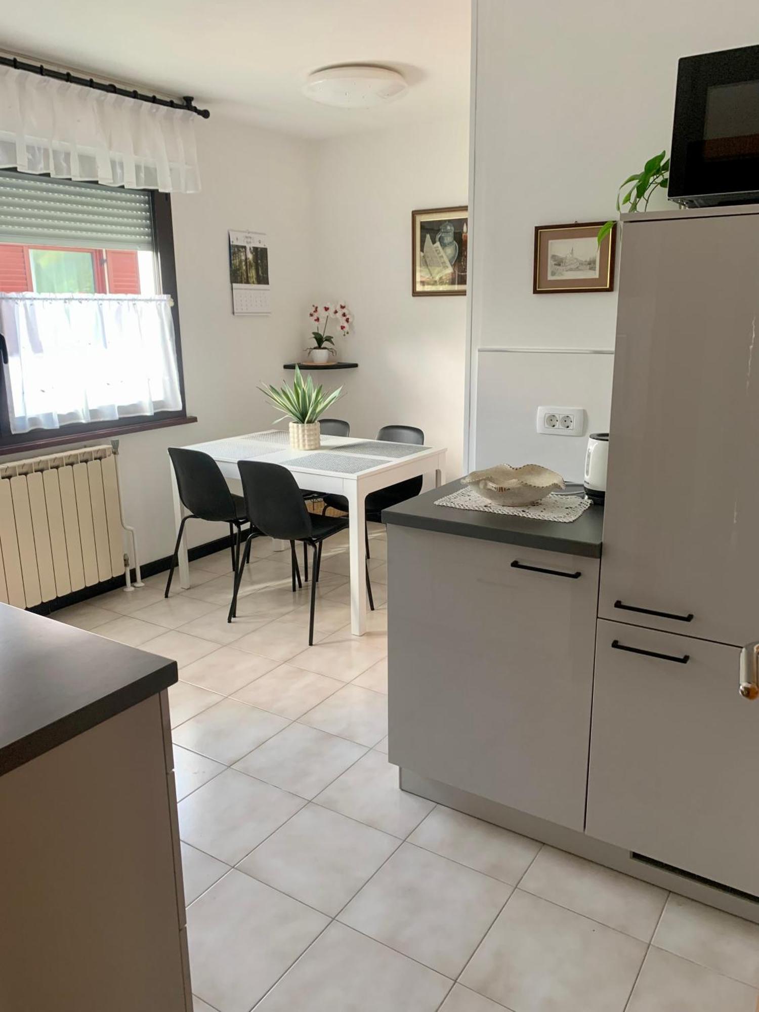 Apartma Panorama โคบาริด ภายนอก รูปภาพ